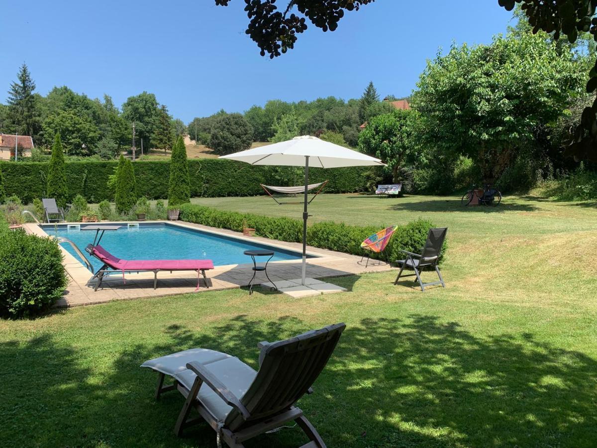 Hotel Ferme De Tayac - Charme Avec Pool Les Eyzies Exterior foto