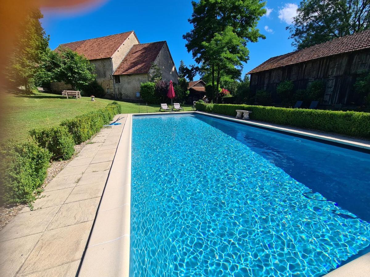 Hotel Ferme De Tayac - Charme Avec Pool Les Eyzies Exterior foto