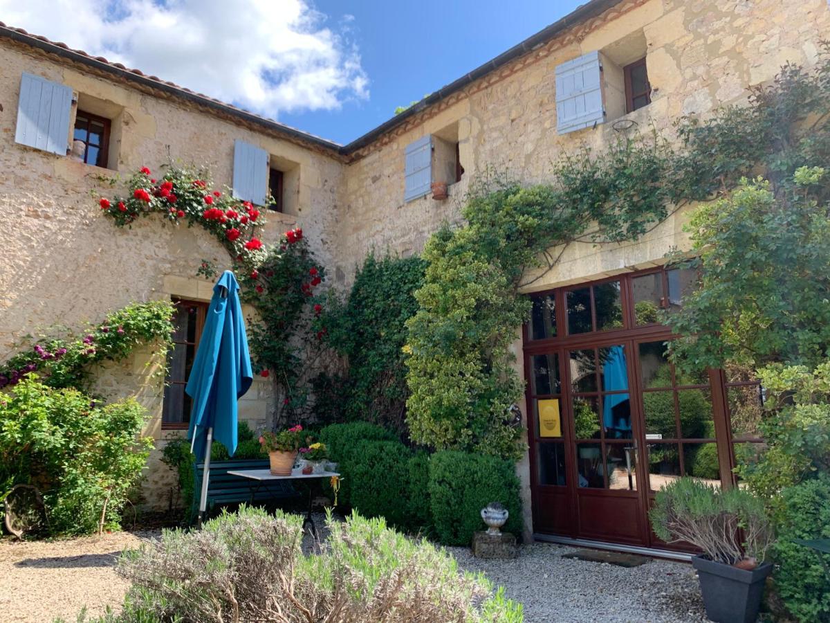 Hotel Ferme De Tayac - Charme Avec Pool Les Eyzies Exterior foto