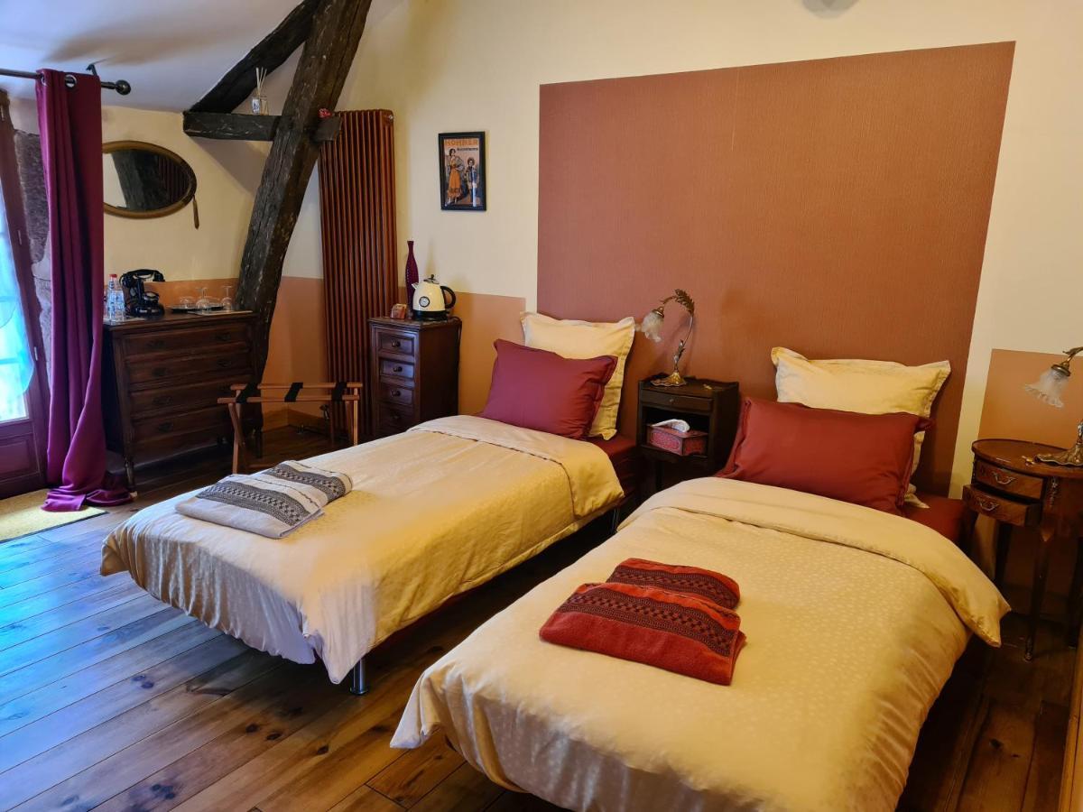 Hotel Ferme De Tayac - Charme Avec Pool Les Eyzies Exterior foto