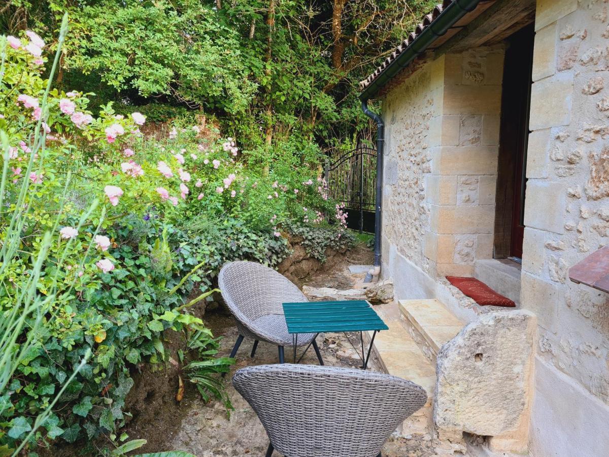 Hotel Ferme De Tayac - Charme Avec Pool Les Eyzies Exterior foto