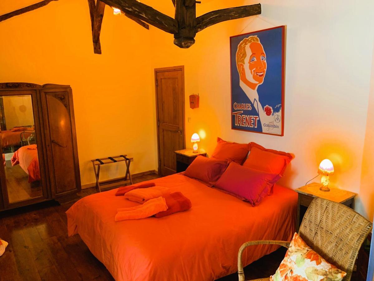 Hotel Ferme De Tayac - Charme Avec Pool Les Eyzies Exterior foto