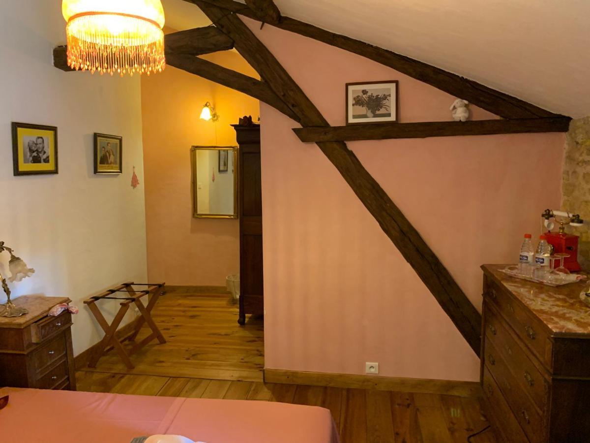 Hotel Ferme De Tayac - Charme Avec Pool Les Eyzies Exterior foto