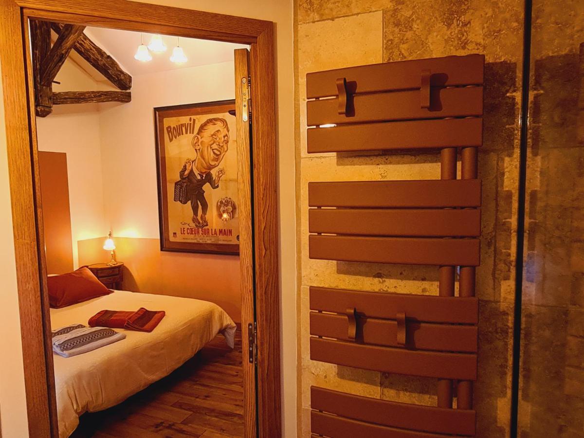 Hotel Ferme De Tayac - Charme Avec Pool Les Eyzies Exterior foto