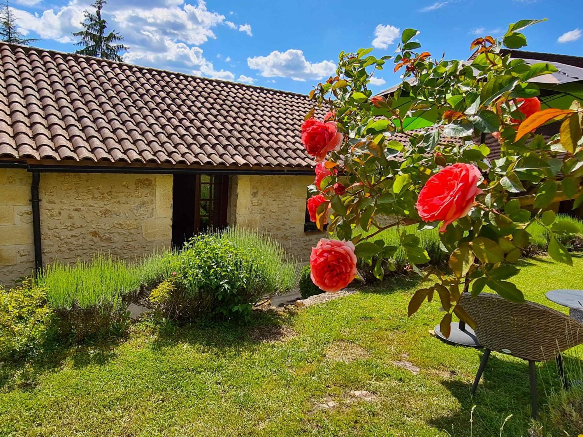 Hotel Ferme De Tayac - Charme Avec Pool Les Eyzies Exterior foto