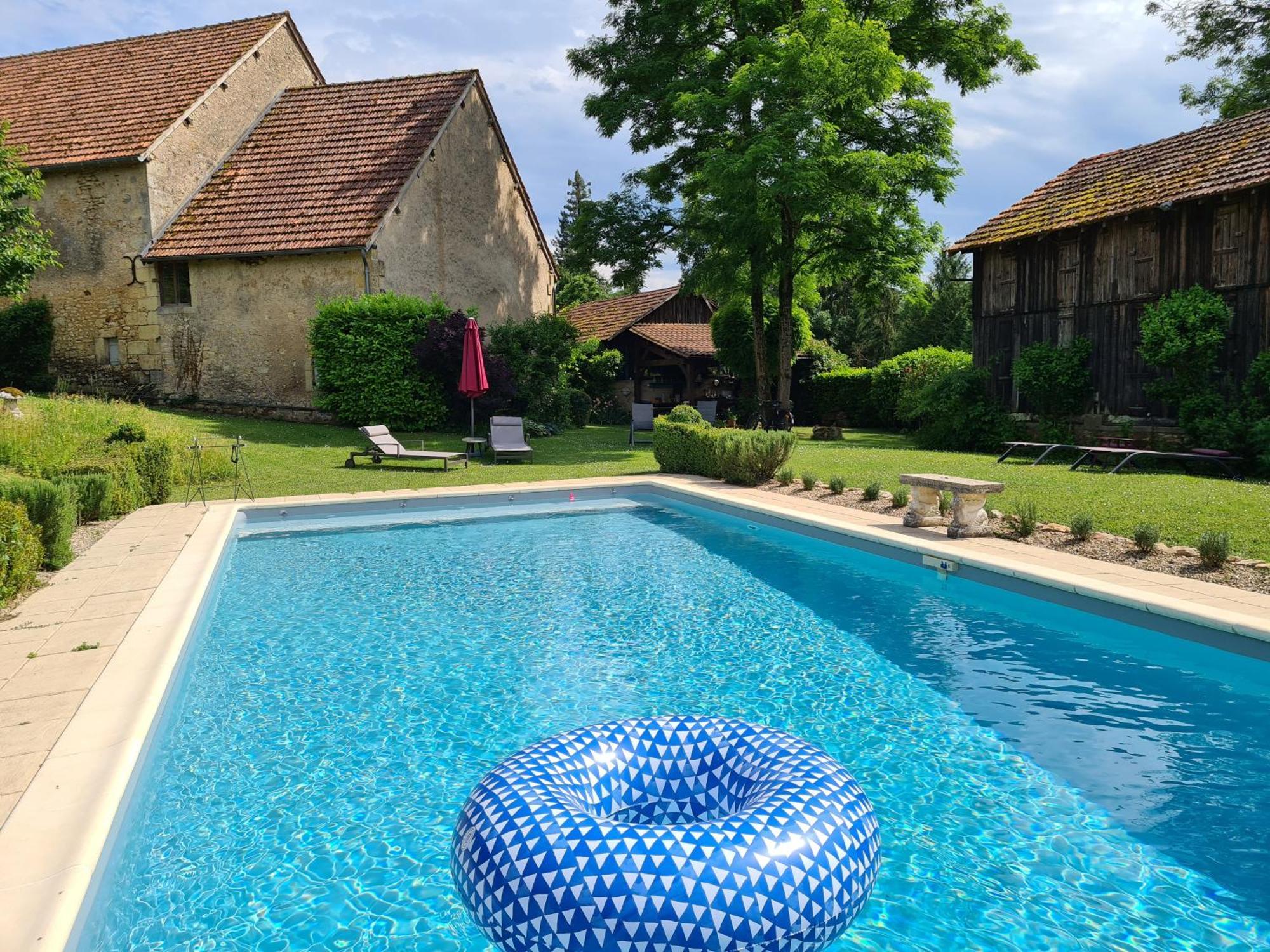 Hotel Ferme De Tayac - Charme Avec Pool Les Eyzies Exterior foto
