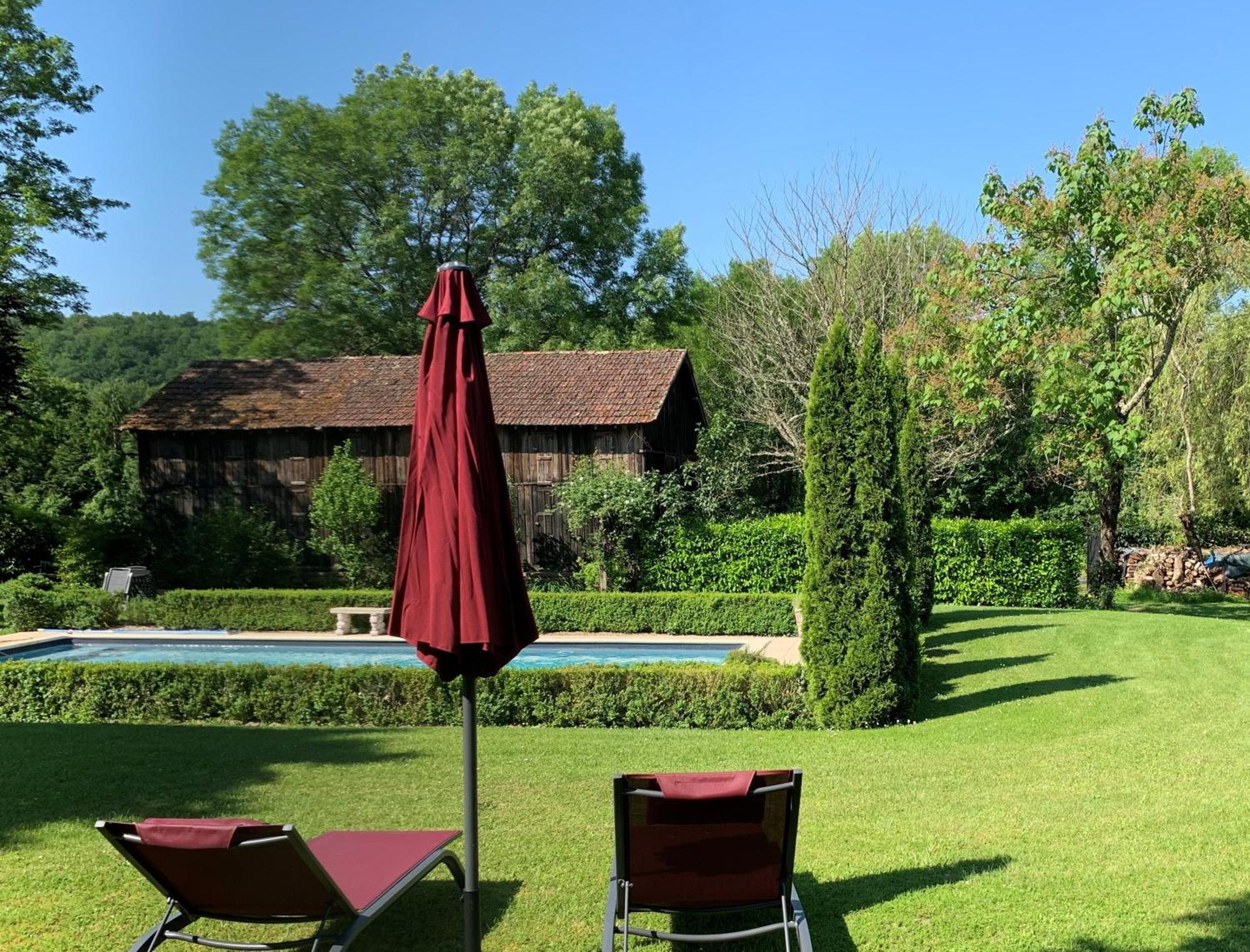 Hotel Ferme De Tayac - Charme Avec Pool Les Eyzies Exterior foto
