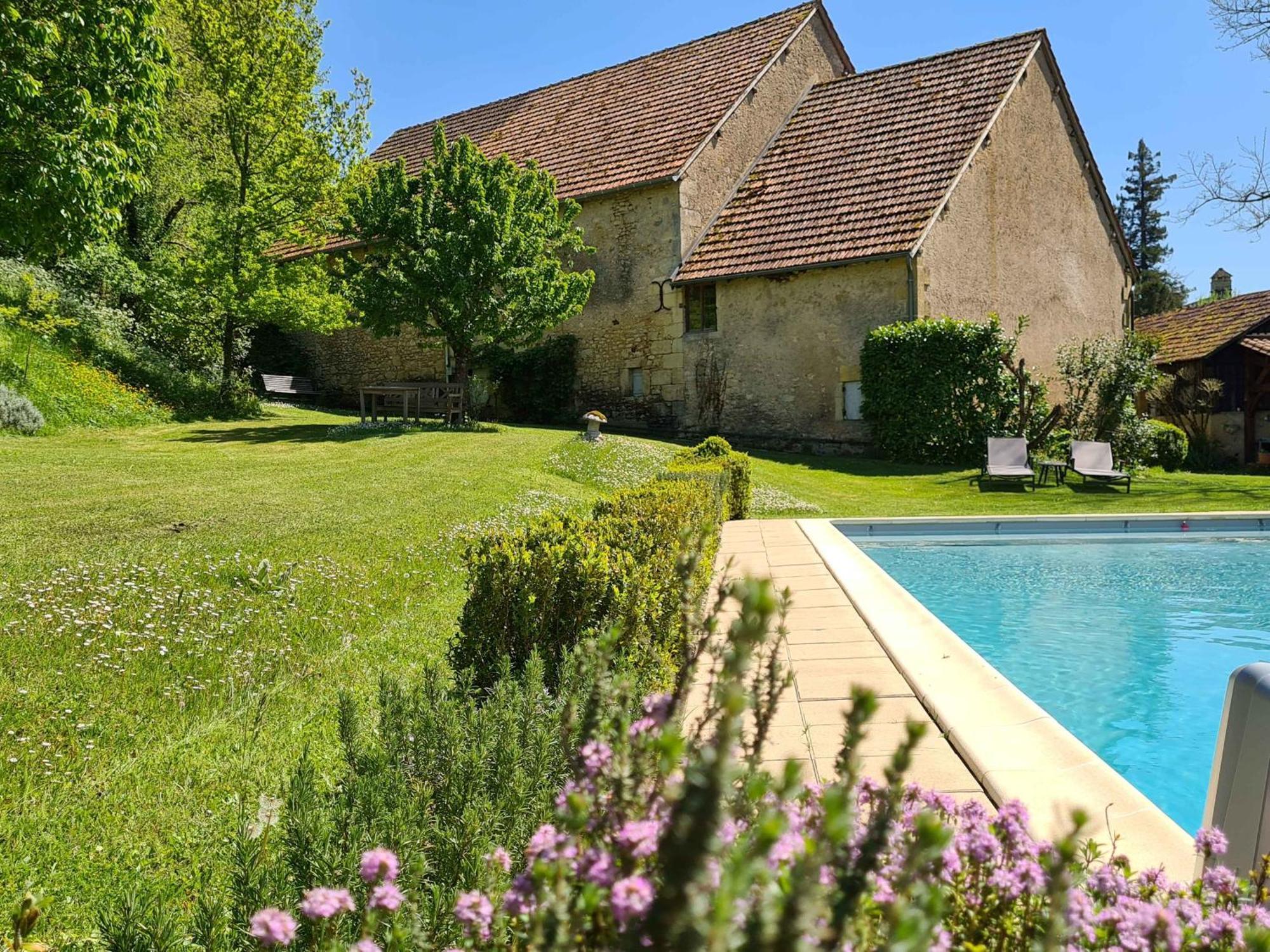 Hotel Ferme De Tayac - Charme Avec Pool Les Eyzies Exterior foto