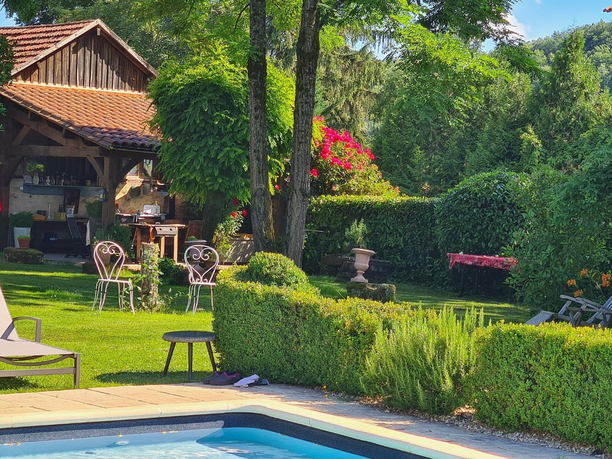 Hotel Ferme De Tayac - Charme Avec Pool Les Eyzies Exterior foto